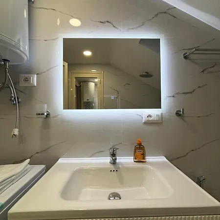 2bedroom Apartment,free Parking 06 Appartement Kamez