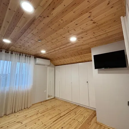 Apartment 2bedroom Apartment,free Parking 06 *